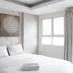 Spacious & Stylish Studio At Gateway Pasteur Apartment By Travelio