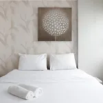 Spacious & Stylish Studio At Gateway Pasteur Apartment By Travelio