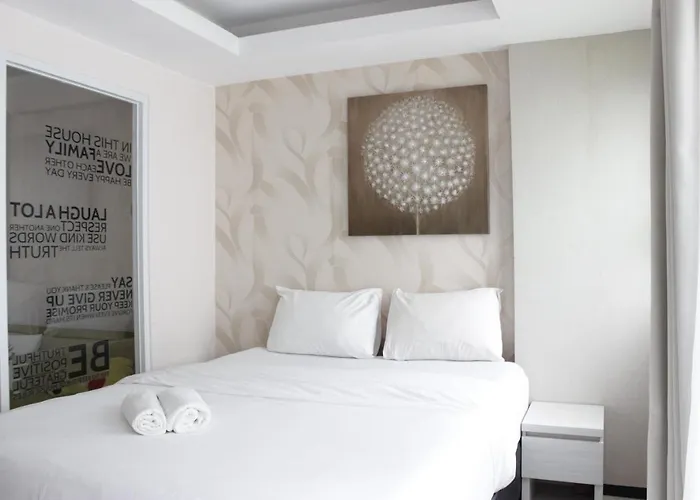 Spacious & Stylish Studio At Gateway Pasteur Apartment By Travelio